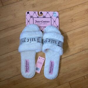 NWT Women’s Juniors Size XL 9.5-10.5 Juicy Couture Winter White Slippers